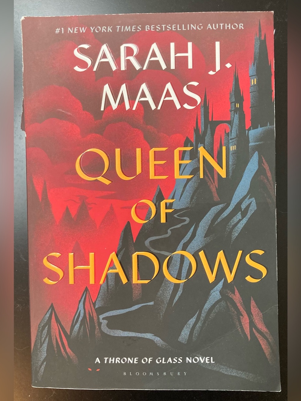 Queen of Shadows - Sarah J Maas trade paperback